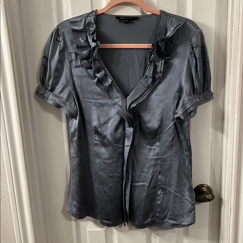 BCBG SILK BLOUSE SIZE MEDIUM